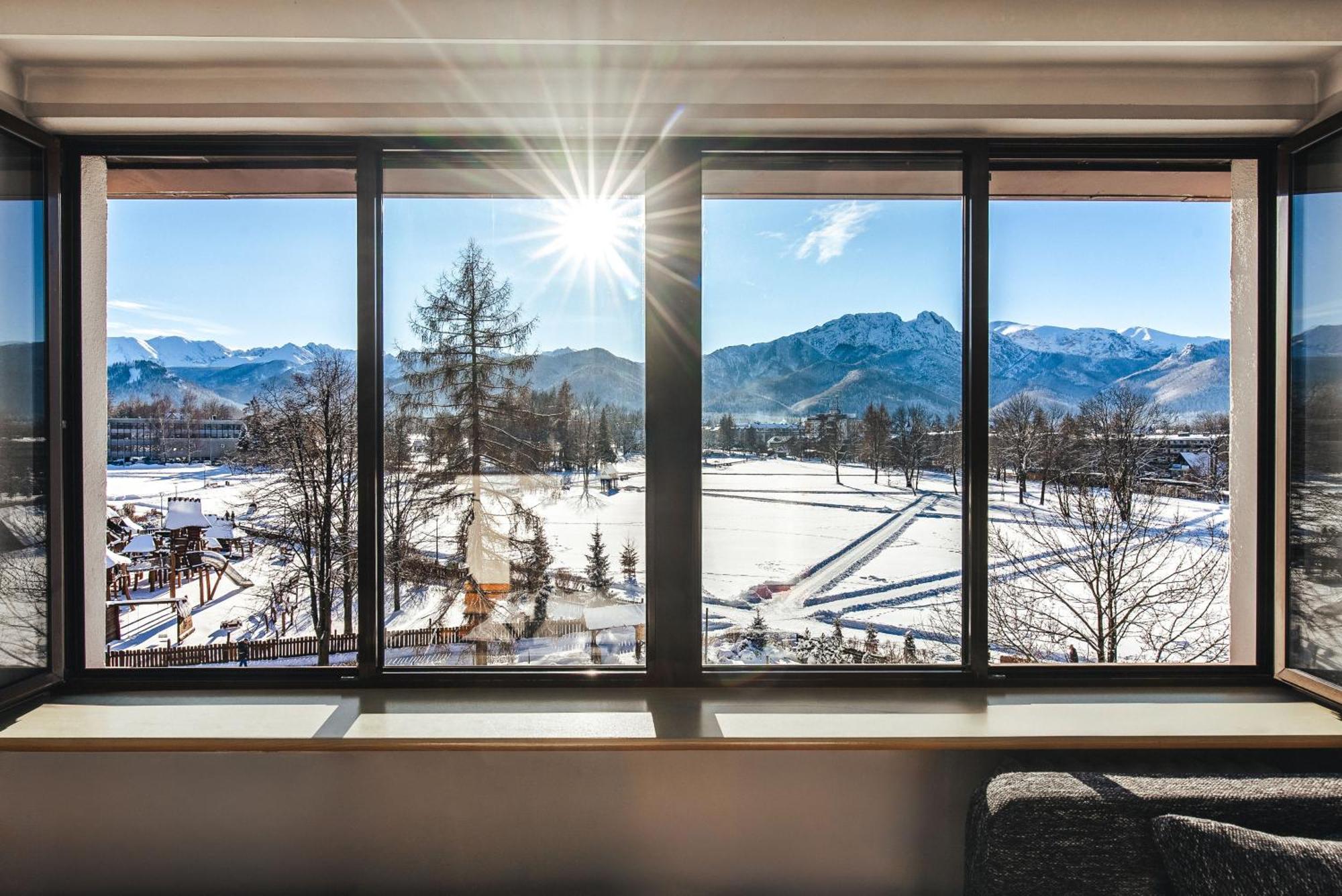 Hotel Helios Nowy Basen ! Zakopane, Centrum - Tylko 300M Od Krupowek ! — Photos 3